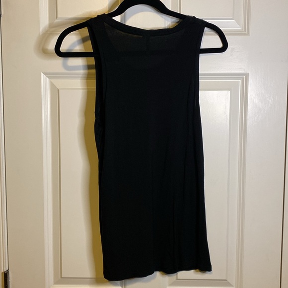Banana Republic Black sleeveless shirt - black velvet like layers size small - Picture 4 of 4
